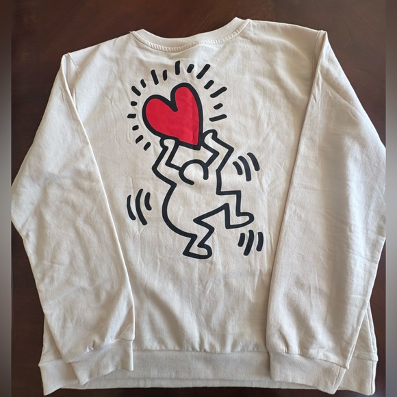 NWT - Keith Haring - Graphic Sweatshirt with Red Heart - Size XL - Picture 8 of 12